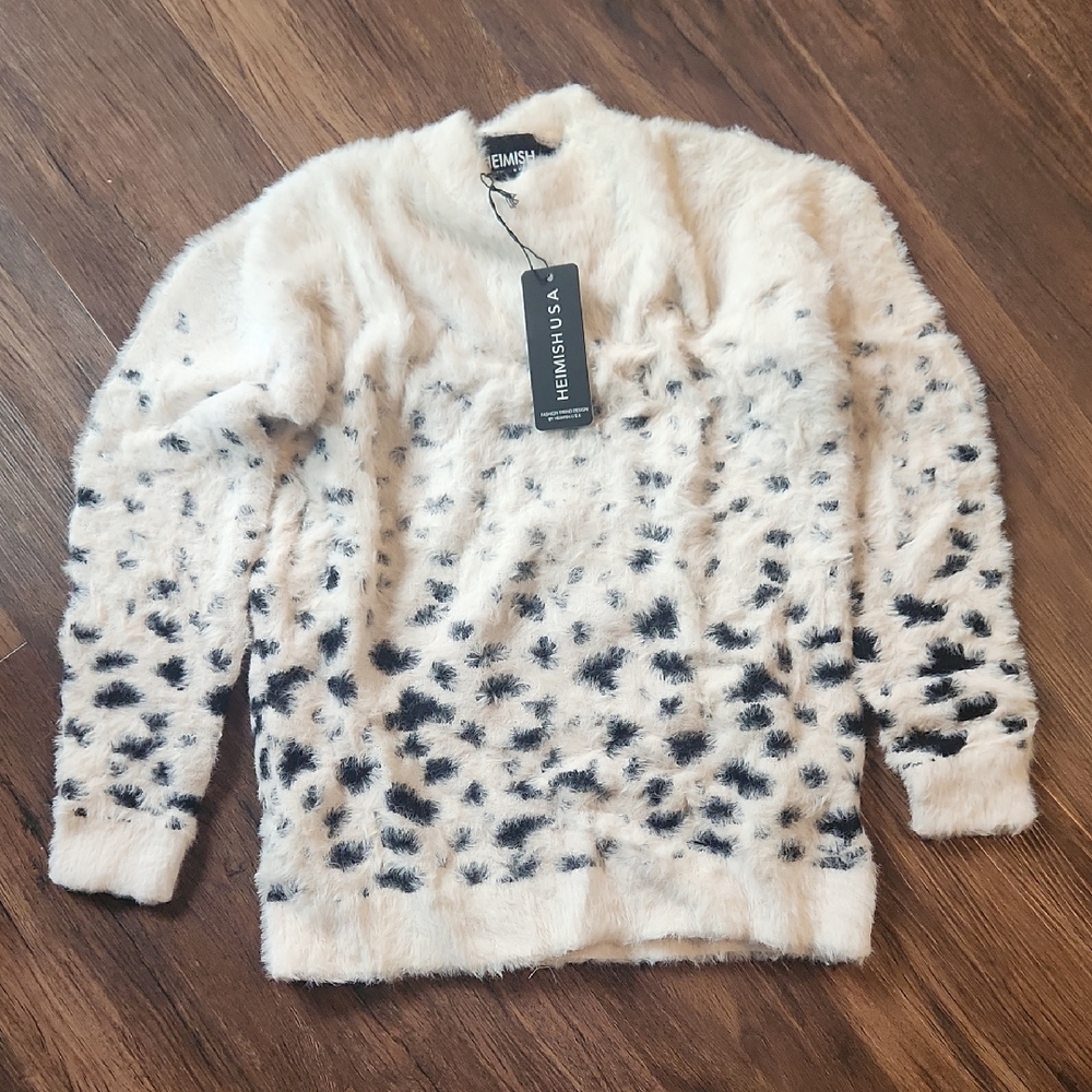 Cream and Black Crew Neck Sweater with Ombre Pattern
